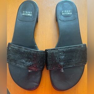 Stuart Weitzman Flat Black Sandal Pre-owned. Very good conditions